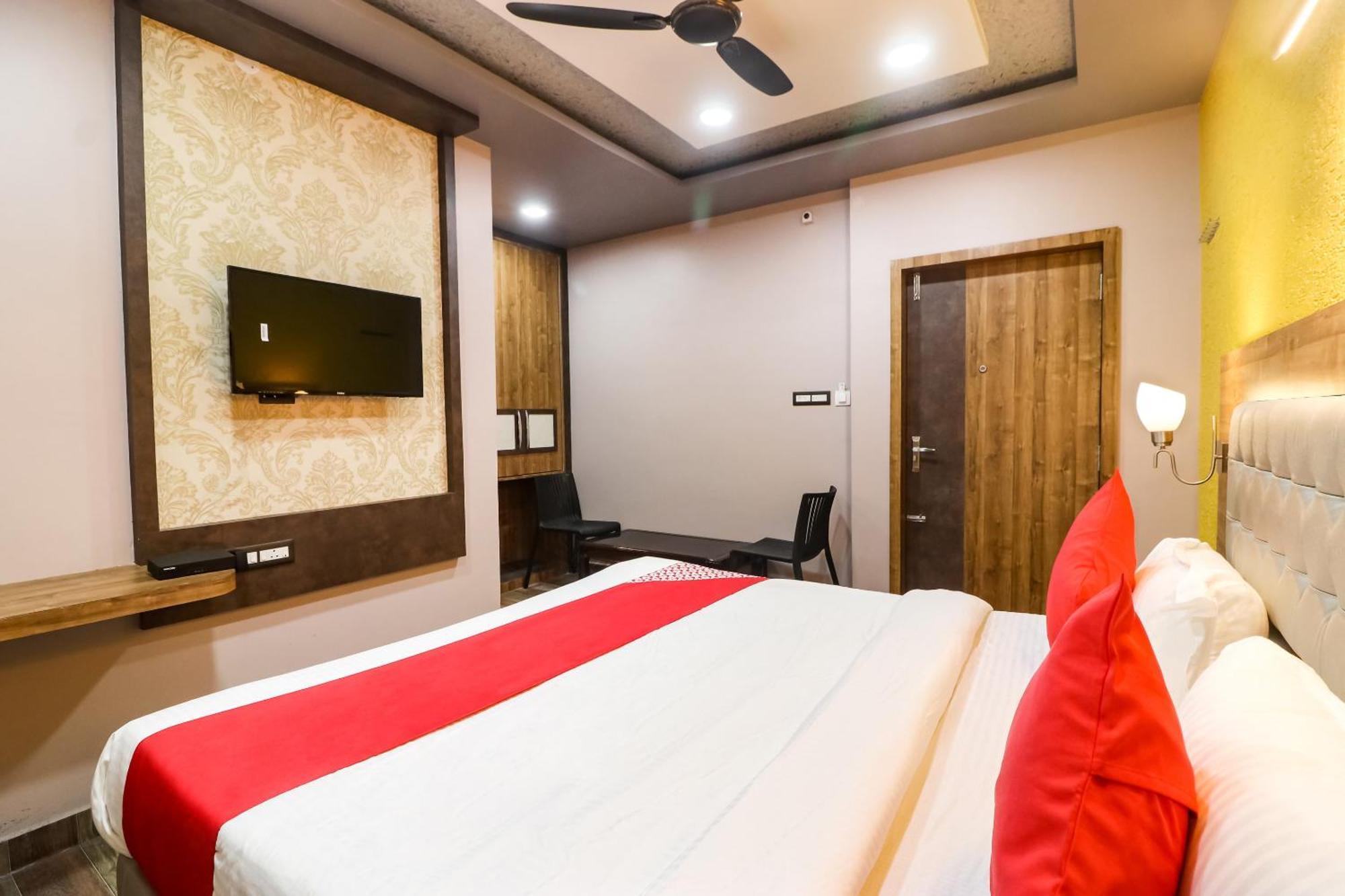 Super Hotel O Padma Manor Brahmapur Extérieur photo